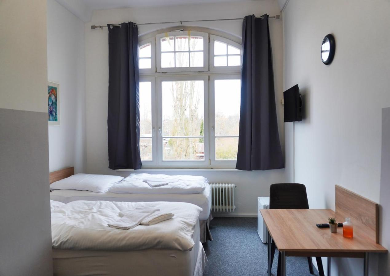 Motel Home Wittenau Berlin Exterior foto